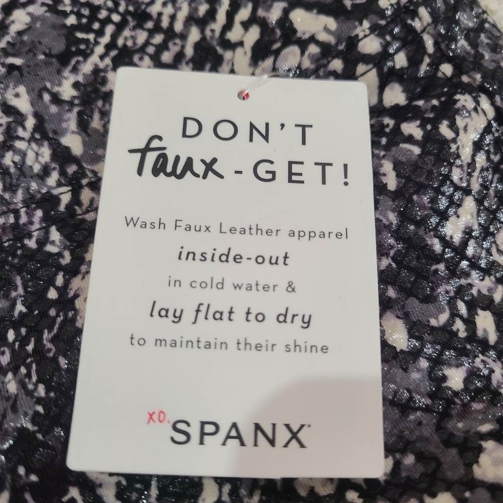 NEW Spanx Faux Leather Snake Skin Shine Leggings Womens Medium Stretch Gray Blk - Picture 5 of 10